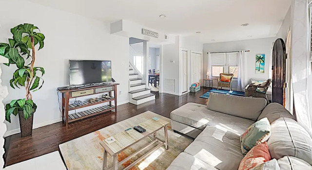 Upscale Coastal - Pool, Patio, Walk To Dining 3 Bedroom Home