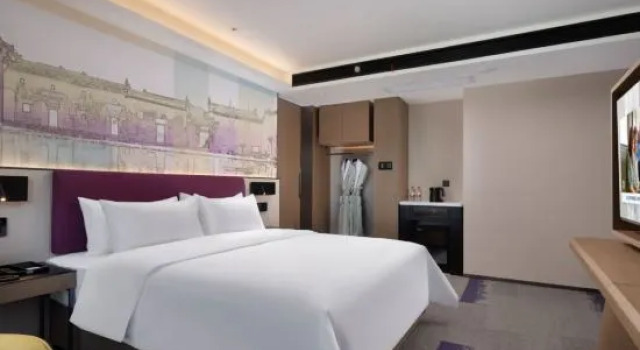 Люкс Hampton by Hilton Wuxi East Railway Station