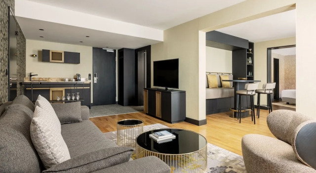 Номер Executive Basel Marriott Hotel