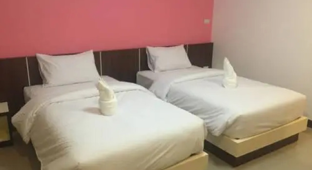 PhunsukGrand Hotel, Varaa Hotelli Hotellit North-Eastern Thailand pysäköinnillä, Pysäköinti