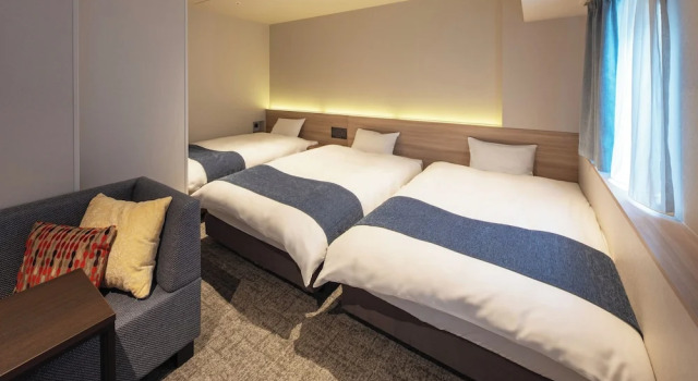 Трёхместный номер Deluxe New Osaka Hotel
