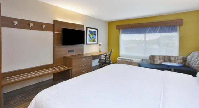 Номер Standard Holiday Inn Express Grand Rapids Airport North by IHG