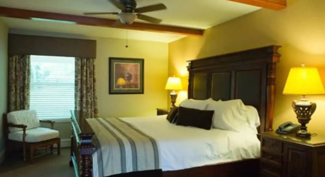Коттедж The Sanford House Inn & Spa