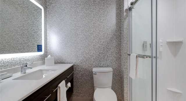 Четырёхместный люкс Home2 Suites By Hilton Redding