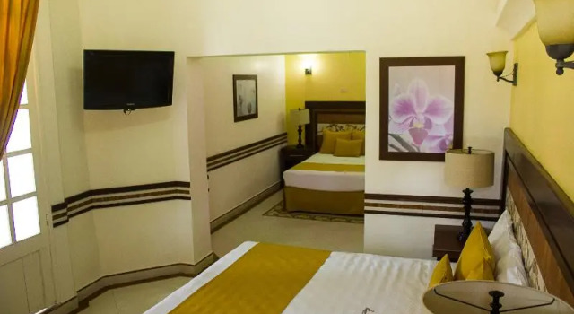 Семейный номер Standard с балконом Hotel Villa Las Margaritas Sucursal Centro