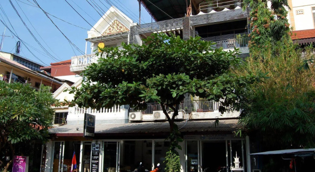 Goldie Guesthouse, Buchen Sie Pension Hotels in Kandal mit Parkplatz, Parkplätze