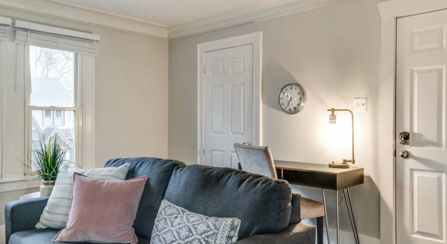 Cozy and comfortable apartment /15 minutes to down town