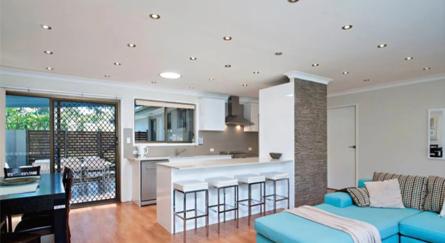 Little Beach House, 8 Mistral Close