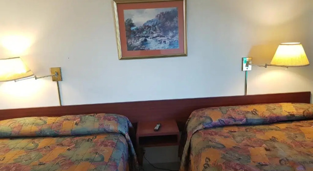 Shamrock Motel, Boek Motel Motels in Alberta, Motel