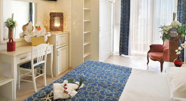 Четырёхместный номер Standard с видом на море MARITTIMO Riccione - Hotel Clipper FRONTE MARE