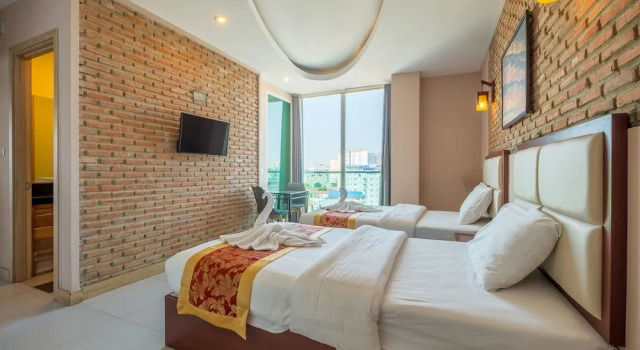 Двухместный номер Standard с балконом Colina Sky Hotel Phnom Penh
