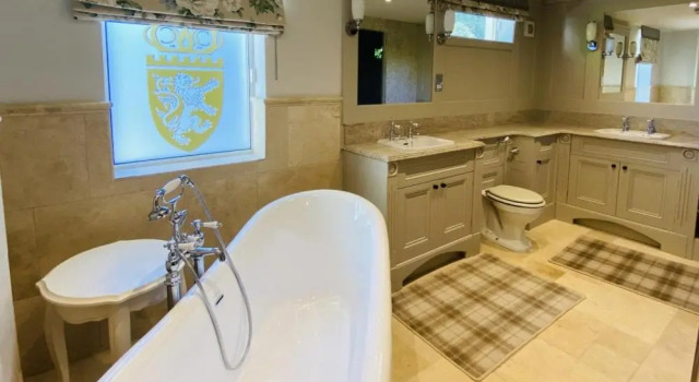 Коттедж с 3 комнатами Crossbasket Castle Hotel & Restaurant