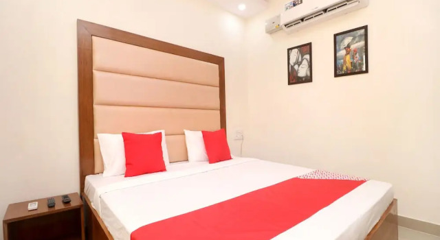 OYO 16462 Hotel Fb