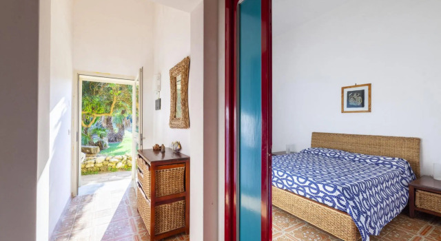 Beachfront apartment overlooking the sea of Torre Specchia-Incoronata