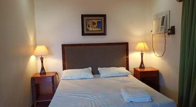 Двухместный номер Standard RedDoorz at Villa Asela A Garden Resort Cordova FORMER RedDoorz Near Gaisano Grand Cordova