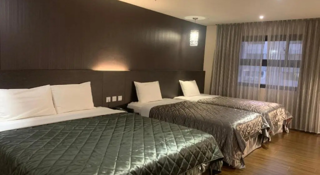 Четырёхместный номер Standard Fine Hotel