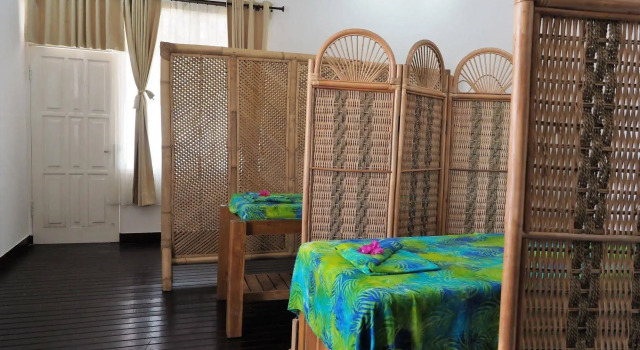 Wah Danima Resort & Restaurant, Забронировать Курортный отель Отели Гилей Траванган с бассейном, рядом с Turtle Conservation Gili Trawangan, Бассейн