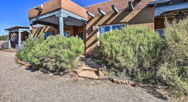 Stunning Santa Fe Sw-style Getaway w/ Indoor Pool!, Boek Vakantiehuis Santa Fe Nieuw-Mexico