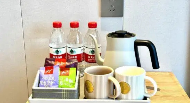 Homeinn Plus Hotel (Ulanhot Hezhan Middle School), Book Hotel Hotels in Inner Mongolia with Parking, Parking