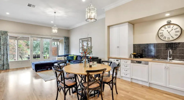 Апартаменты с 3 комнатами Grandview Accommodation - The Elm Tree Apartments