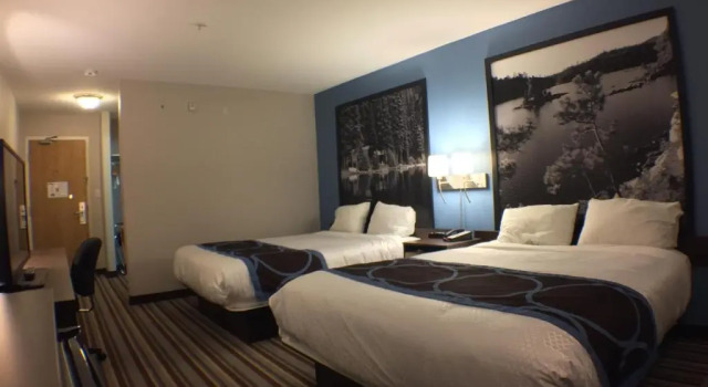 Четырёхместный номер Standard Super 8 by Wyndham Fort Frances