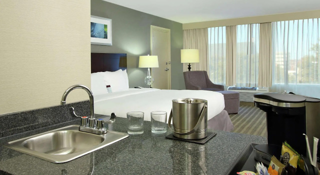 Двухместный люкс Doubletree by Hilton Newark