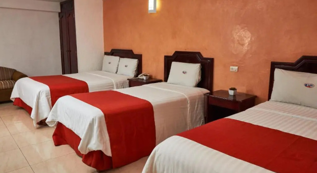 Трёхместный номер Standard Hotel Atenas