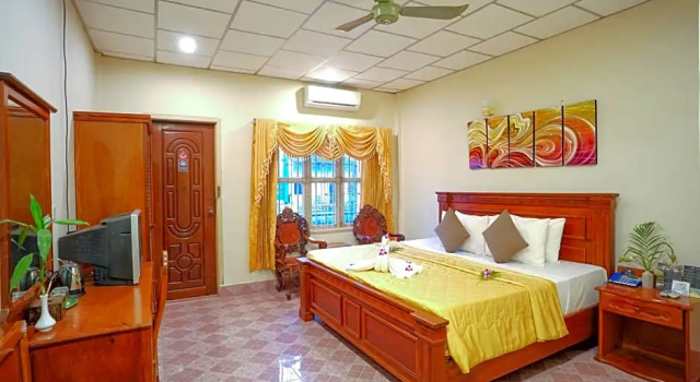 Номер Deluxe Royal Hotel