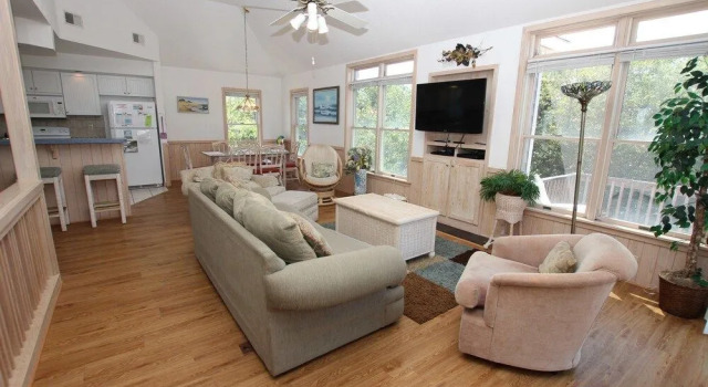 Lakeview - 5 Br Home