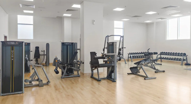Silkhaus in Water s Edge Cozy 1bdr Pool Gym, Забронировать Апартаменты/квартира Остров Яс Абу-Даби, рядом с Трасса Форумлы-1 Яс-Марина