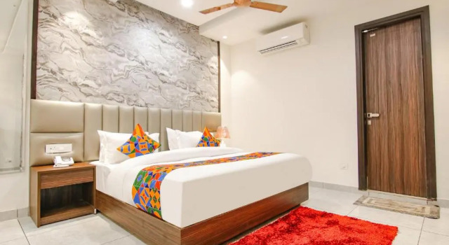 Fabhotel Prime Royal Inn Suites