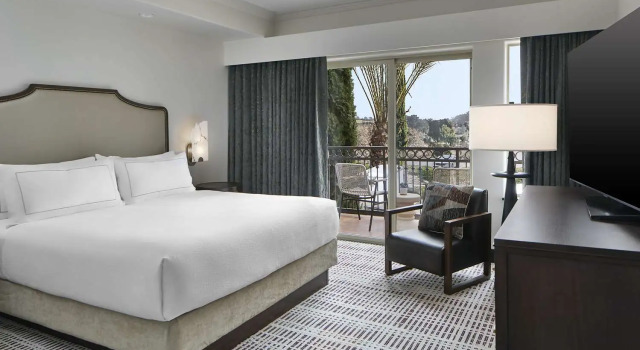 Люкс c 1 комнатой с балконом Bellasera Hotel & Suites Paso Robles, Tapestry by Hilton