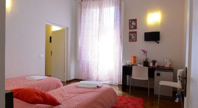 Четырёхместный номер Standard с балконом B&B lady Florence