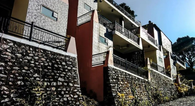 Saalvan Resort Corbett, Boek Resort Marchula 
