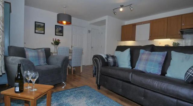 No5 Esplanade Court, Stornoway Town Centre, Varaa Hotelli Steòrnabhagh Isle of Lewis