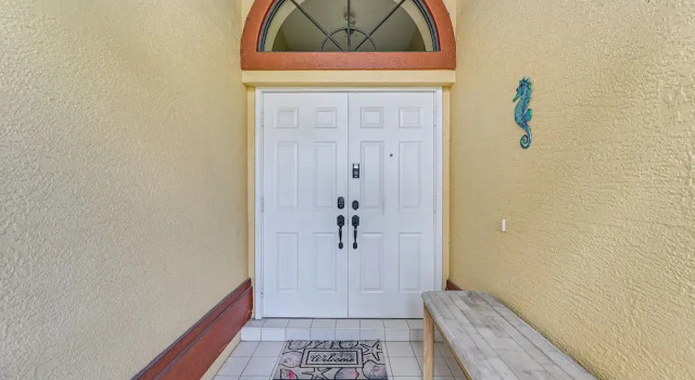 Waterfront Cape Coral Home: Views & Birdwatching