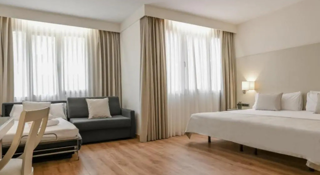 Трёхместные апартаменты Aparthotel Mariano Cubi Barcelona