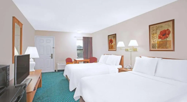 Четырёхместный номер Standard Days Inn by Wyndham Wytheville