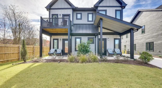 2 Mi to Duke & 3 Mi to Downtown: Durham Townhome, Забронировать Апартаменты/квартира Дарем Raleigh-Durham Metropolitan Area, рядом с Mechanics &amp; Farmers Bank