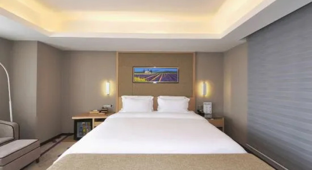 Люкс Deluxe Lavande Hotel Chengdu Shudu Wanda Plaza