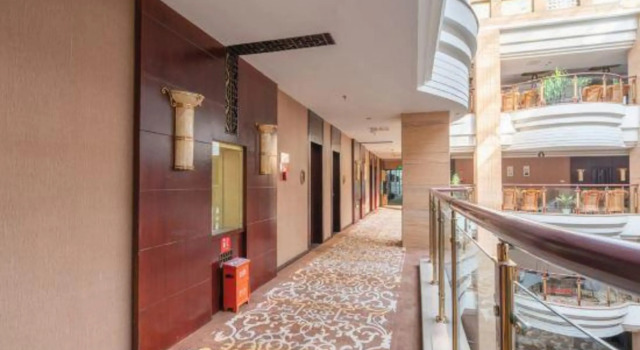 Xuefu Hotel, Varaa Hotelli Panzhihua Sichuan