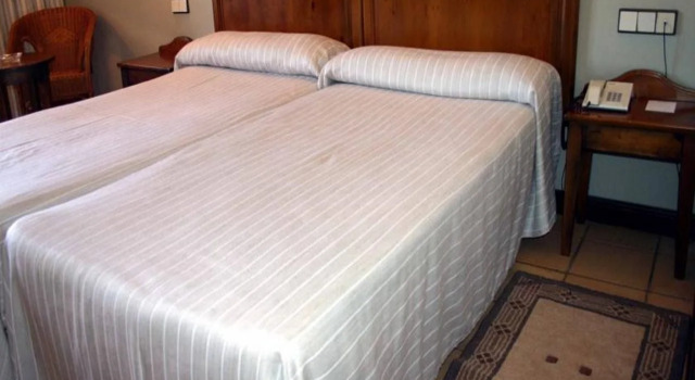 Hotel & Apartamentos Bahía Sur, Забронировать Отель Отели Сана Фернандо 4 звезды, рядом с Театр Real Teatro de Las Cortes, 4*