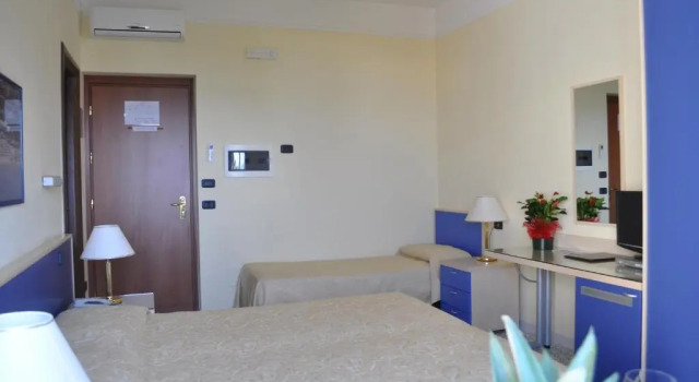 Трёхместный номер Standard Hotel La Playa