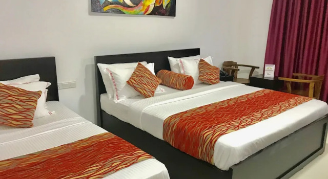 Трёхместный семейный номер Standard с балконом и рядом с пляжем Crystal Resort Dickwella