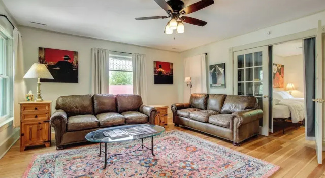 Апартаменты Cozy Elkhart Lake Apartment: Walk to Town & Dining