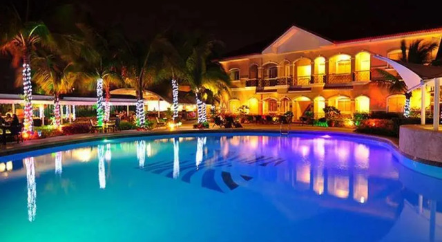 Кровать в общем номере Moonbay Marina the Villas
