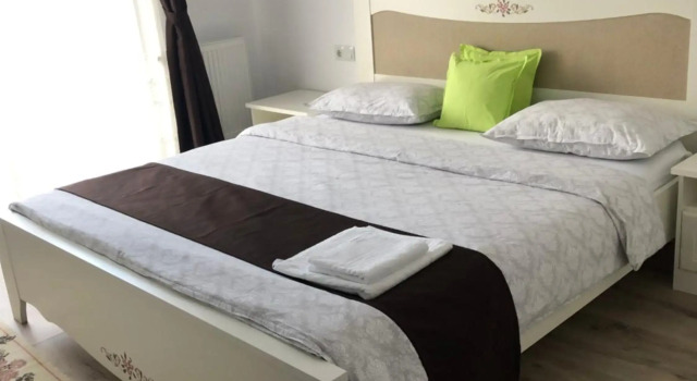 Holiday Luxury Villa with private Garden, Varaa Villa Şelimbăr 