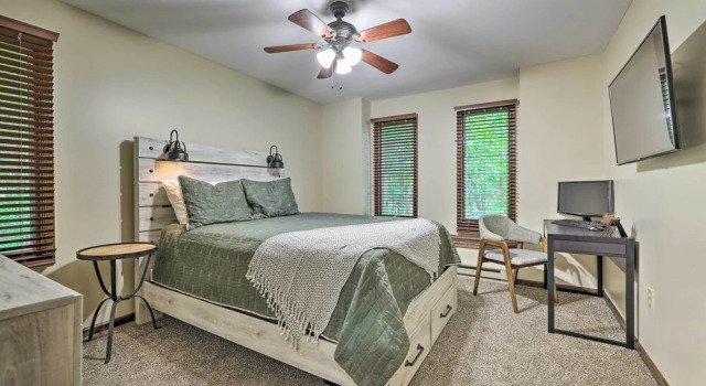 Коттедж Near Hiking & Skiing: Albrightsville Home w/ Deck!