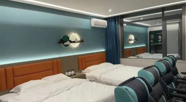 Кровать в общем номере Sunshine E-sports Hotel (Fangcheng Longquan Park)
