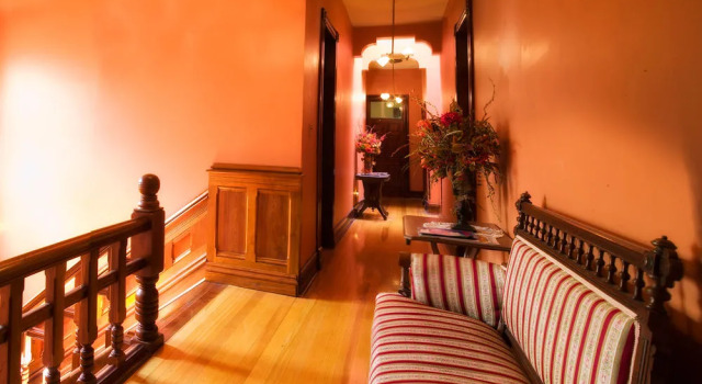 Whiskey Mansion, Book Hotel Hoteller i St. Joseph med parkering, Parkering